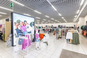 Photo n°30 de GEMO CHATEAUBRIANT Chaussures et Vêtements à Châteaubriant (Magasin de vêtements pour femmes)