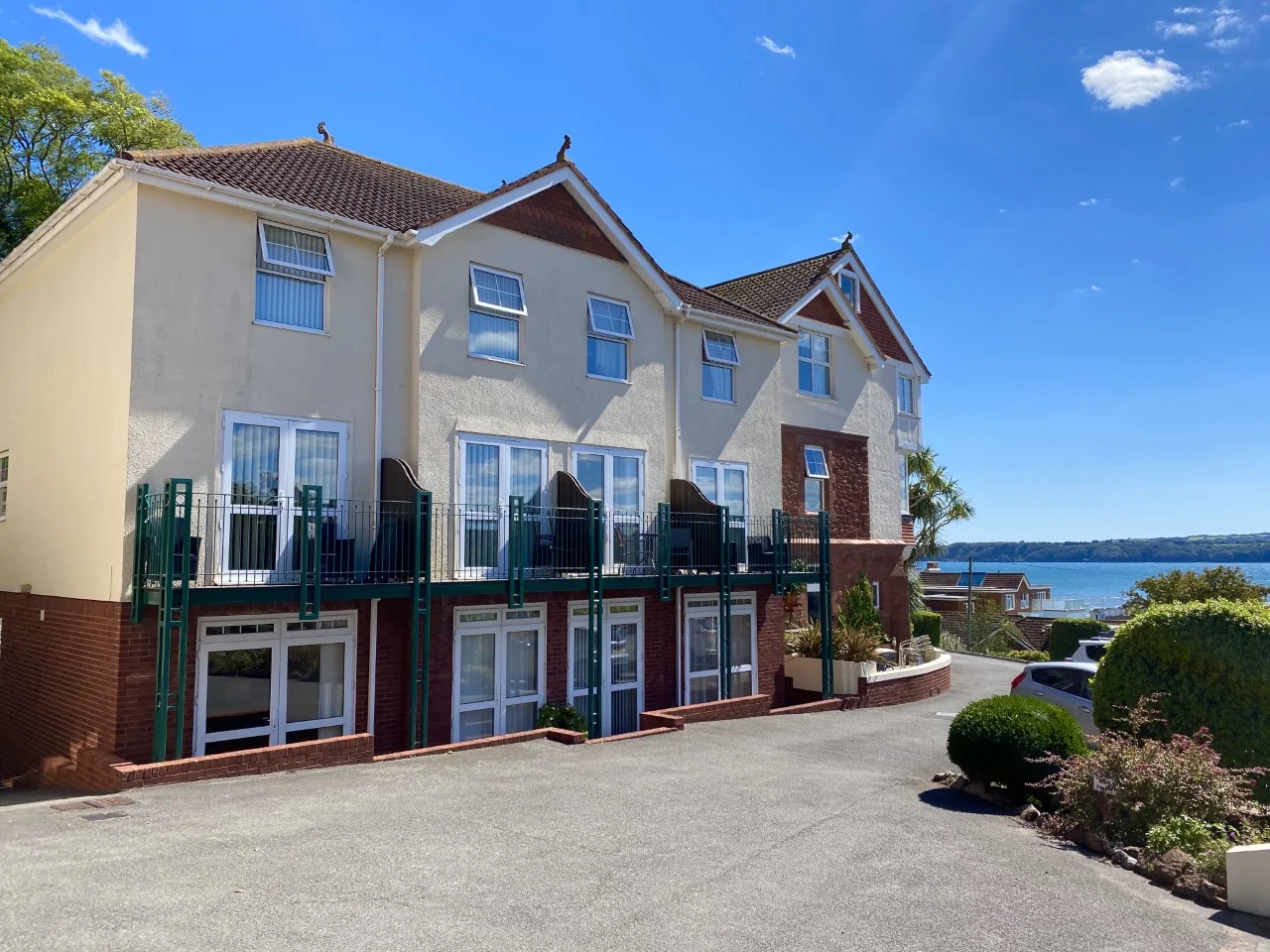 4 Braeside Mews