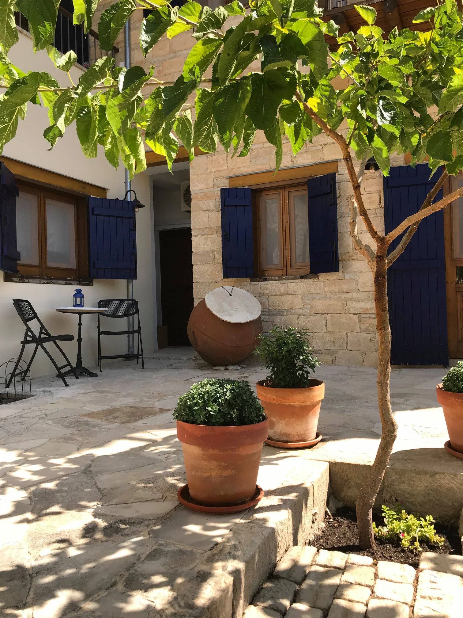 Oikia Roti Bed & Breakfast
