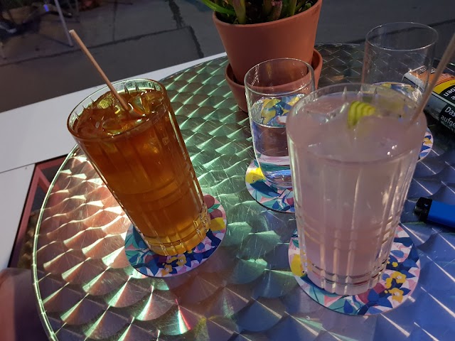 Miranda Bar