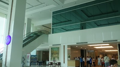Photos of Royal Phnom Penh Hospital