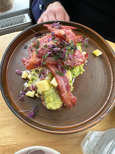 Green Dot Café - Visual