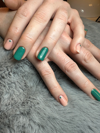 Beauty and Wellness by Lauren - Thumbnail