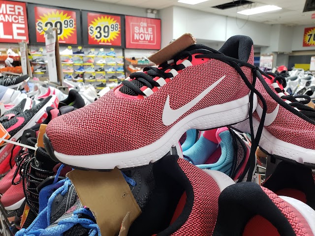Modell's Sporting Goods
