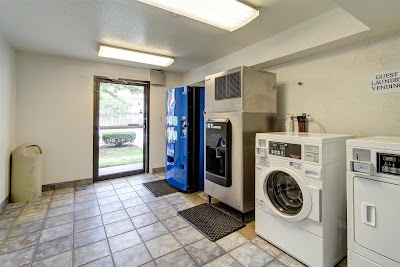 Photos of Motel 6 Cleveland West - Lorain - Amherst