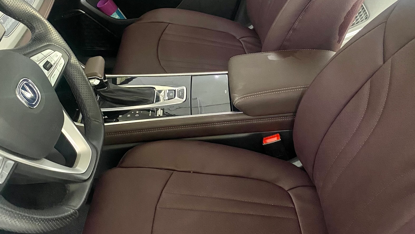 فن التنجيد لاصلاح مقاعد السيارات - صورة 2