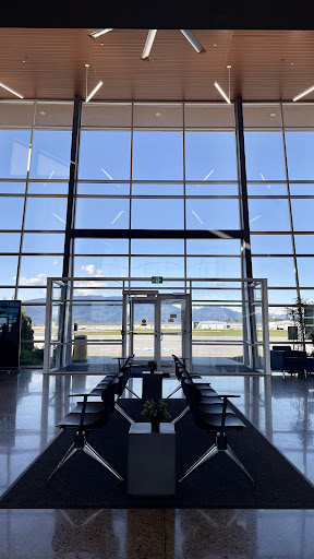 Pitt Meadows Regional Airport (YPK) - Thumbnail