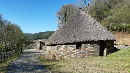 Centro de Interpretación Palloza de Ibias