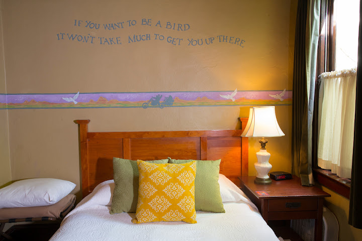 McMenamins White Eagle Saloon & Hotel by null