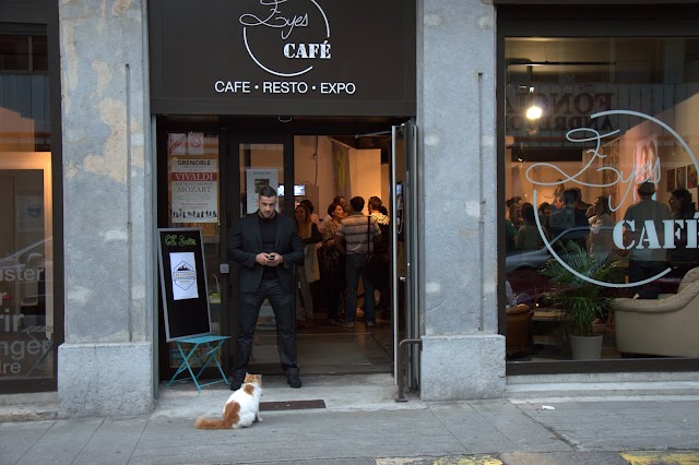 Eyes Café