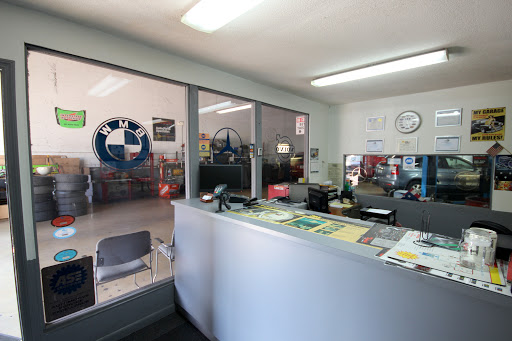 M C Auto Tech - Visual