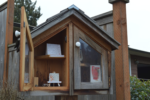 Lin's Tiny Art Gallery - Visual