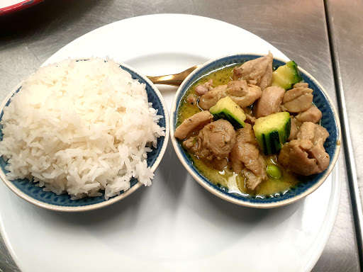 Dee's Kitchen - Visual