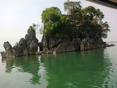Photos of ຮ້ານອາຫານ-ເຮືອແພດາວລ້ອມເດືອນ