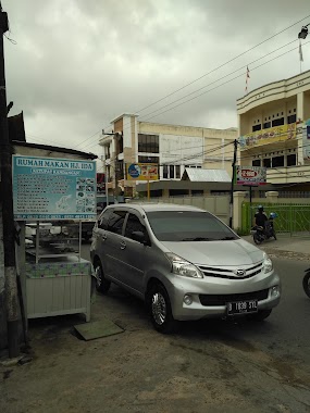 Rental Mobil Mercure Hotel, Author: Jum Dumadi