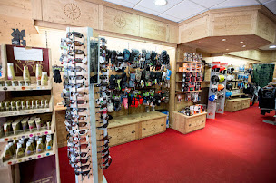Photo n°4 de SPORT 2000 LA SKIRIE - Location ski Les 2 Alpes à Les Deux Alpes (Magasin de vêtements de sport)