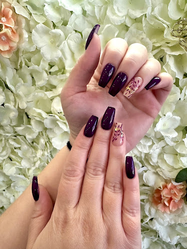 Nails Couture Of Holiday