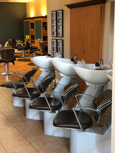 Larijames Salon & Spa - Thumbnail