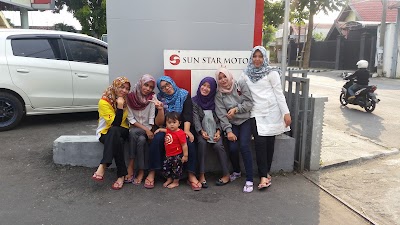Photos of Mitsubishi Sun Star