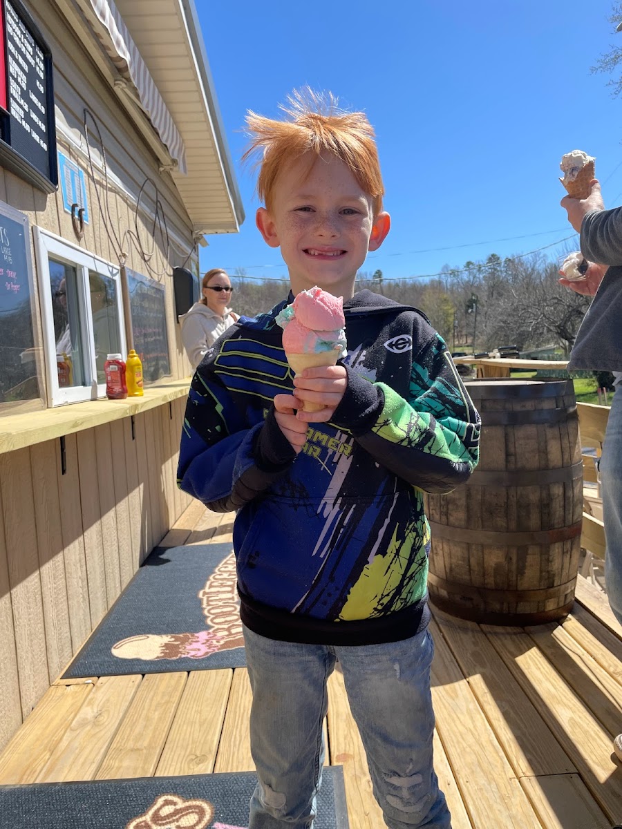 Bootlegger's Roadside Ice Cream — photo 4