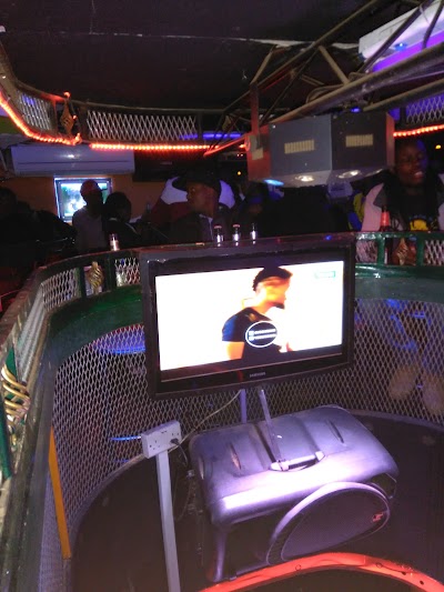 Photos of platinum 5D lounge
