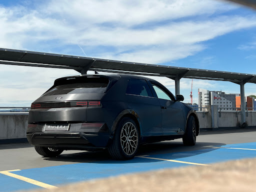 Pit stop customs - Visual