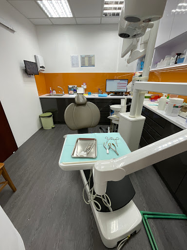 Paramount Dental Clinic @ Hougang - KEYHOLE IMPLANT SURGERY & NOBLE SMILE ALIGNER CENTRE Gallery - Singapore