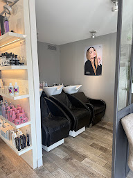 Photo n°11 de Cyril Bazin Coiffeur Créateur à Les Achards (Salon de coiffure)