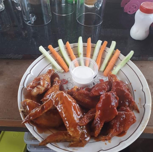 Micheladas el chawiss Logo