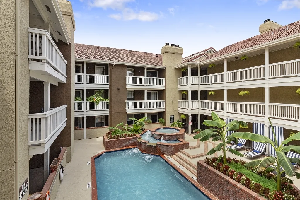 Lincoln Court Apartments