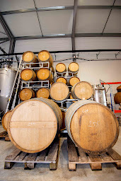 Photo n°34 de Maddam - Bière biologique et artisanale de Chablis | Brasserie de Chablis à Chablis (Séminaire)