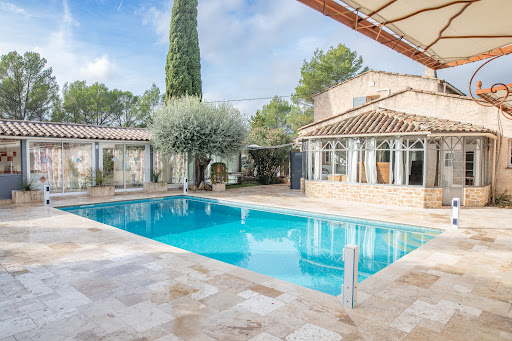 Photo de La bastide du mûrier - chambres d’hôtes - piscine - Jacuzzi - Cotignac - Provence - Var