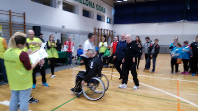 Numer telefony do Hala Akrobatyczno-Sportowa MOSiR