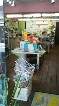 しかけ絵本専門店 森のかくれんぼ