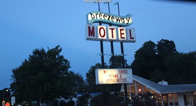 Breezeway Motel