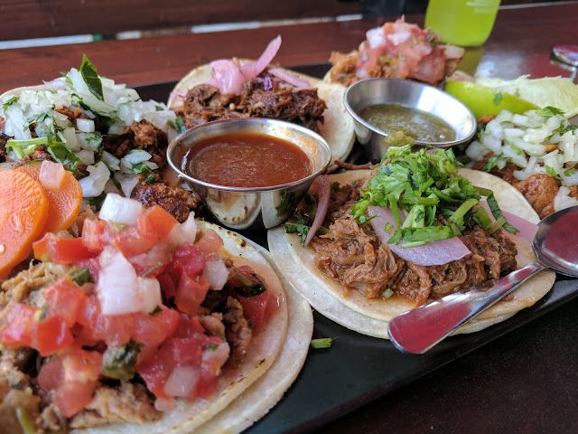 Tres Carnales Taqueria