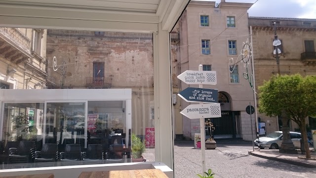 Paccamora Bio Bar