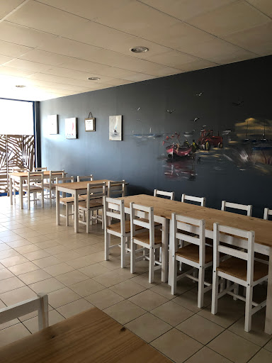 Photo 4 - Buzz Diners