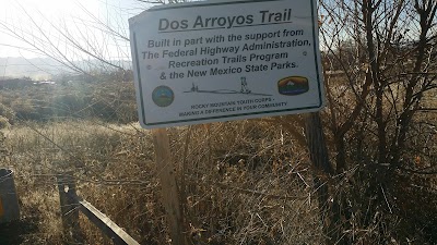 Dos Arroyos Walking Trail