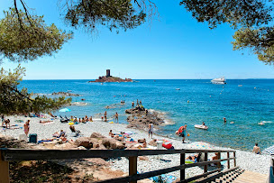 Photo n°24 de Camping Plage Du Dramont à Saint-Raphaël (Agence de location de maisons de vacances)