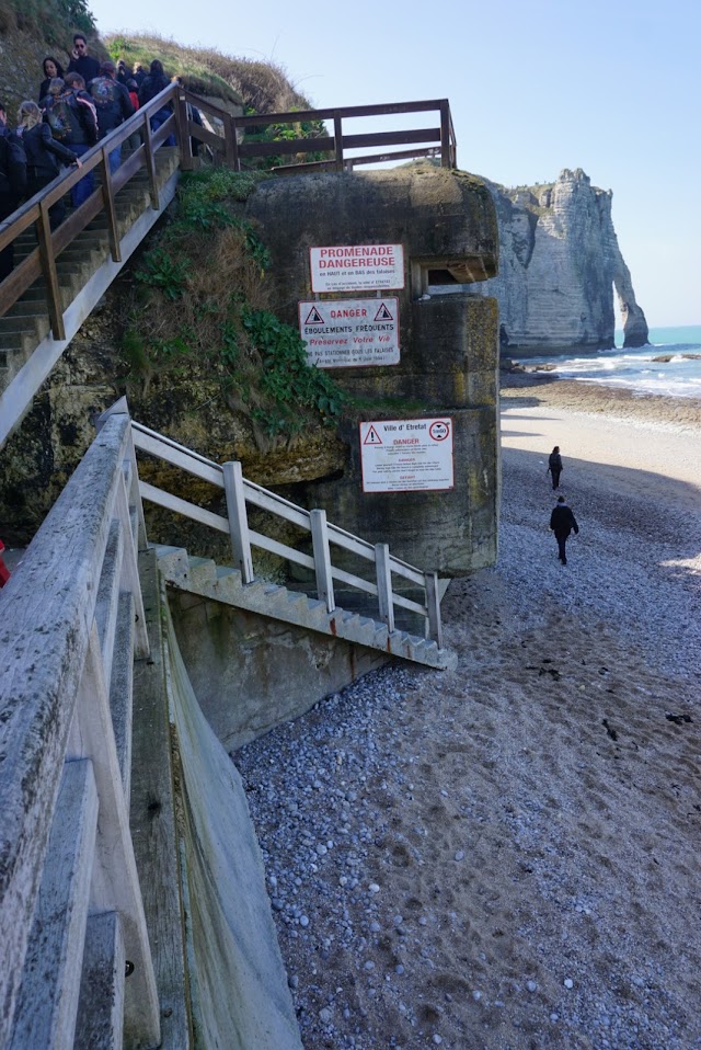 Plateforme de vue sur les falaises d'Etretat