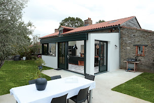 Photo n°11 de RENOVAL POITIERS Vérandas, extensions, pergolas et abris de piscine. à Smarves (Atelier de menuiserie)