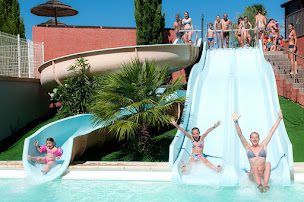 Photo n°17 de Camping Homair - Domaine de Chaussy à Lagorce (Piscine)