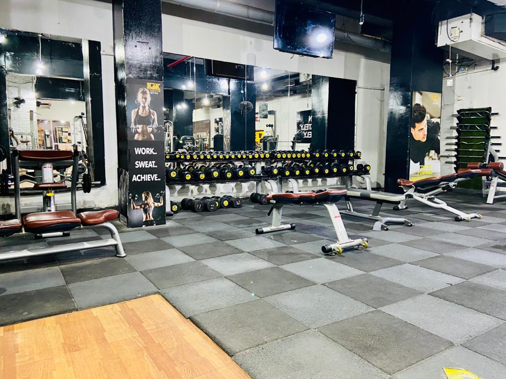 Black Vigor Gaur City