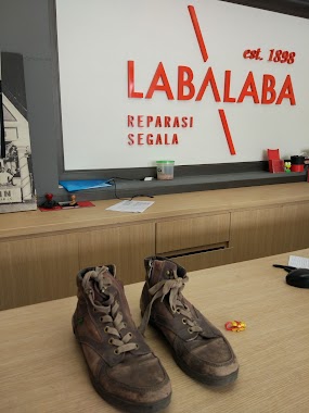 Laba-Laba Depok, Author: Lingga Edo