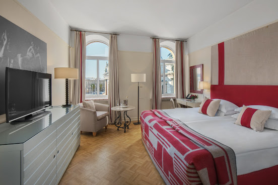 Angleterre Hotel by null