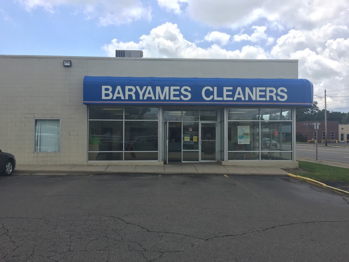 Baryames Cleaners laundromat interior in Lansing, MI