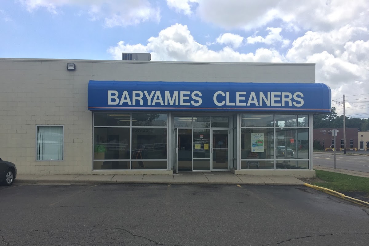 Baryames Cleaners facility with washing machines in Lansing