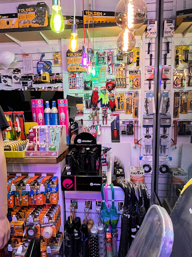 Bromley Hardware - Visual