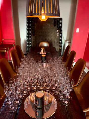 Reclaimed Bar & Restaurant - Chicago by null